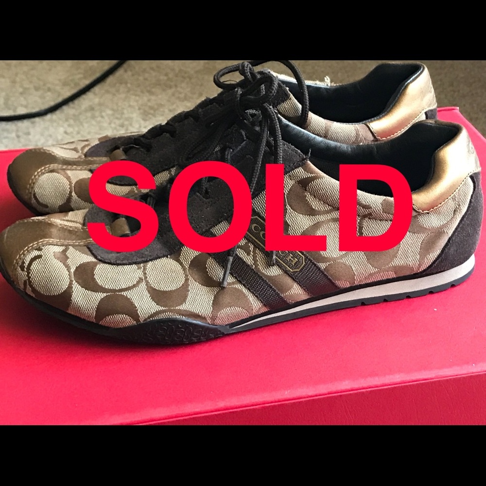 ❤️SOLD❤️ Coach Brown Katelyn Signature Logo